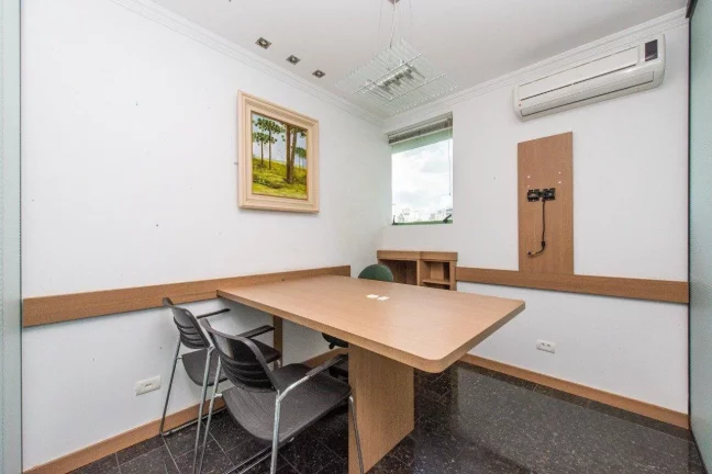 Imagem Sala Comercial com 1 Vaga no Batel