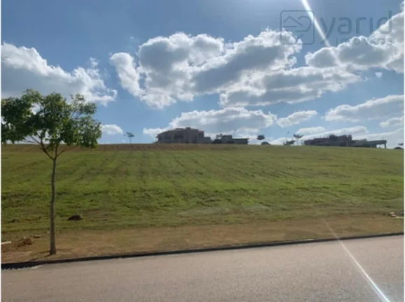 Imagem Terreno de 300m² em condomínio de luxo em Alphaville Jundiaí-SP: sua oportunidade de viver com conforto e segurança!