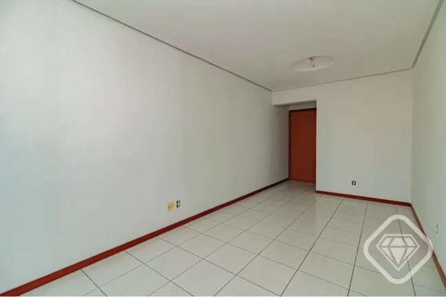 Imagem Apartamento pronto para morar na Avenida Cavalhada
Dois dormitórios, sacada com churrasqueira e vag...
