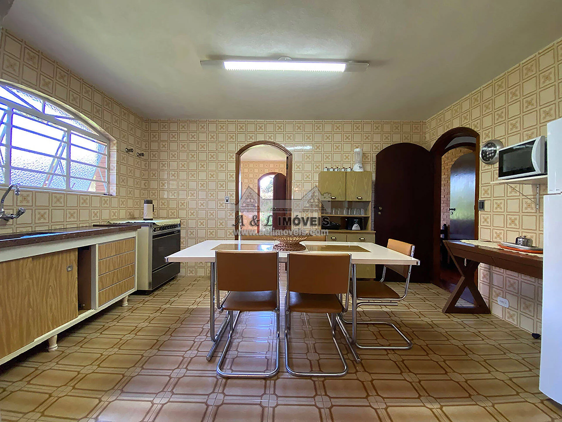Imagem Casa à venda em Campos do Jordão - Em estilo rústico de tijolinho avista