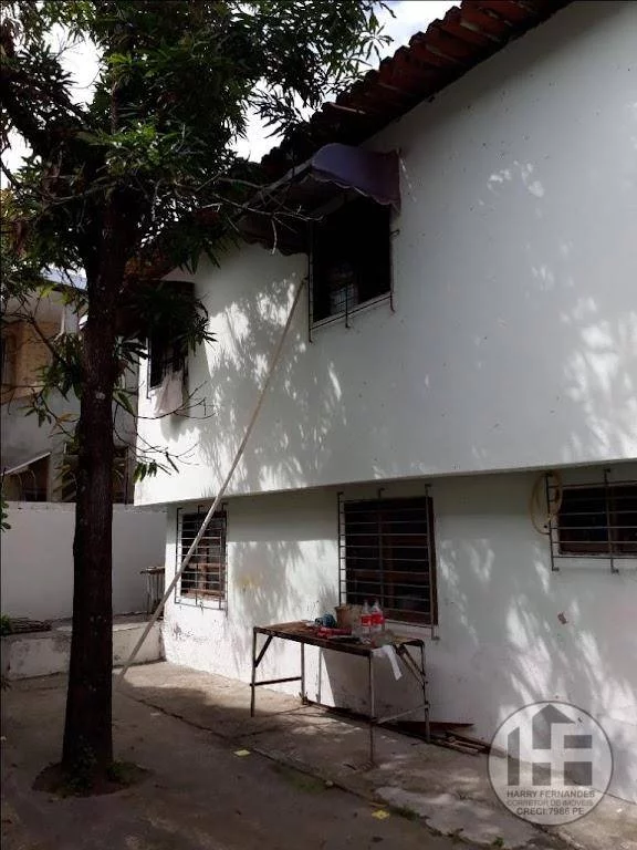Casa com 4 Quartos à Venda, 231 m² em Campo Grande - Recife