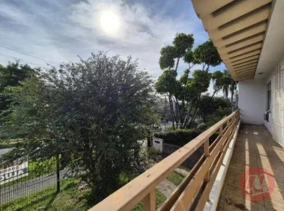 Imagem Casa com 3 dormitórios para alugar, 212 m² por R$ 6.583,33/mês - Chácara das Pedras - Porto Alegre/RS