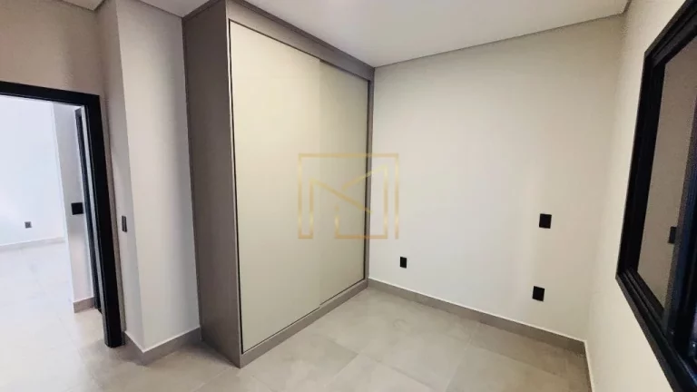 Imagem Design e Espaço: Residência com Pé Direito Alto e Ambientes Integrados no Condomínio Real Park, Sumaré/SP.