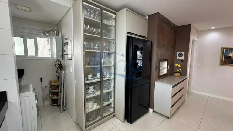 Imagem Apartamento á venda com 3 dormitórios no centro de Torres/RS