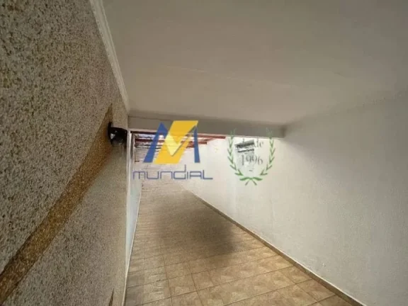 Imagem Casa à Venda com 228m², 2 dormitórios, 1 suíte, 1 sala e 4 vagas!!!