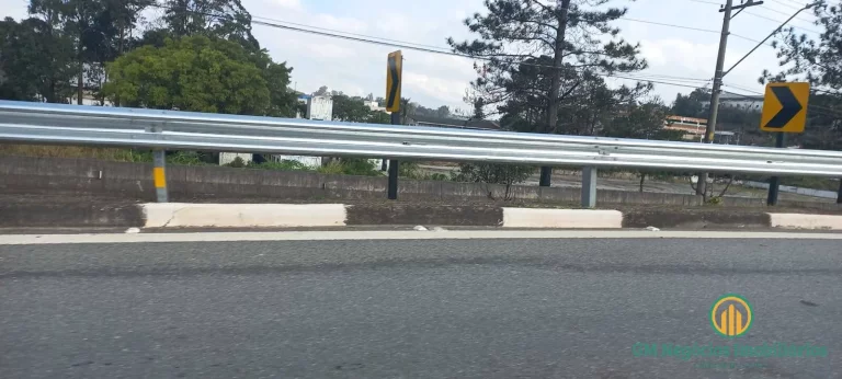 Imagem Área plana no retorno da Raposo Tavares, a 5 km do Rodoanel Mario Covas