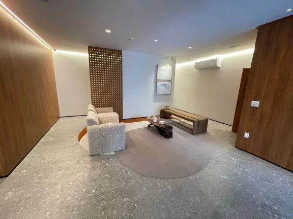 Imagem Apartamento com 3 suítes sendo 1 demi e 3 vagas de garagem no Centro de Balneário Camboriú/SC