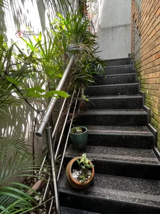 Imagem Sobrado a venda com 4 suítes, quintal com churrasqueira e 4 vagas de garagem. Suíte master maravilhosa.