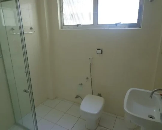 Imagem Apartamento à venda no Guarujá na Praia das Pitangueiras.