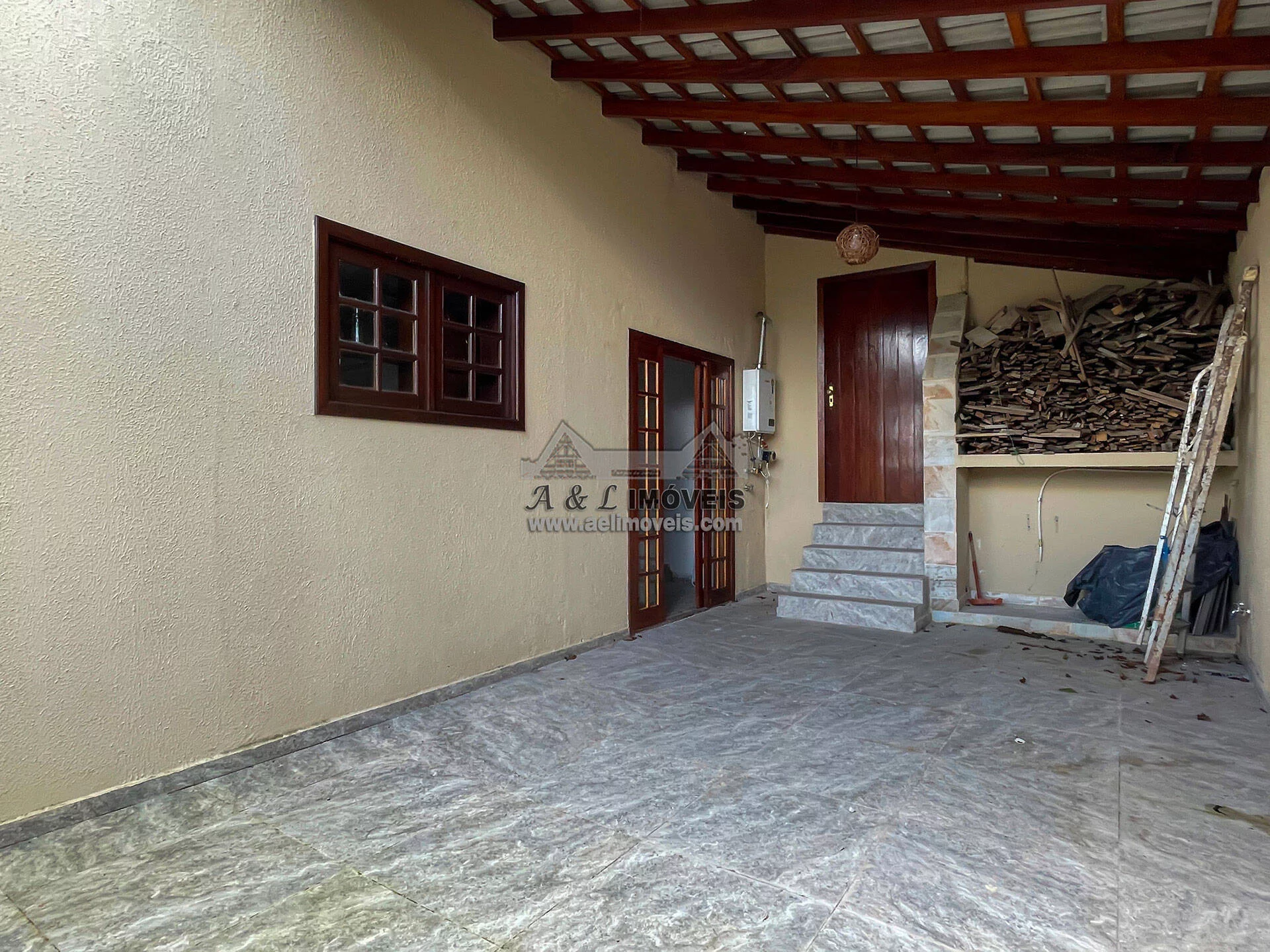 Imagem Casa à venda em Campos do Jordão – Reformada em condomínio fechado