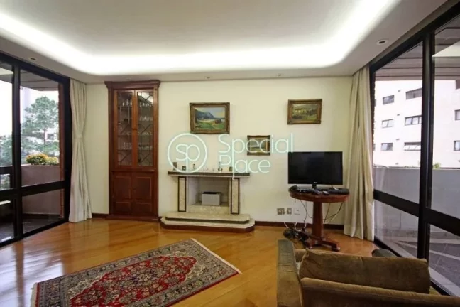 Imagem Ótimo apartamento com 260m² de área privativa, 4 dormitórios ( 3 suítes) e 4 vagas na garagem. ...