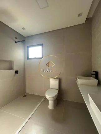 Imagem Casa térrea, 3 Suítes, 252m², Condomínio Reserva Aruanã.