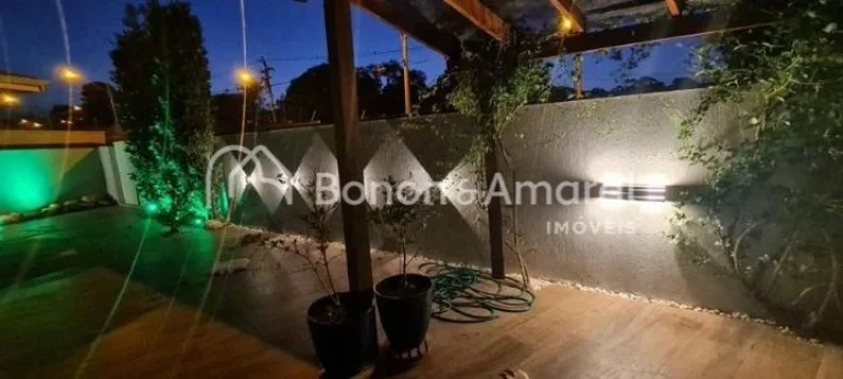 Imagem Linda casa à venda em Valinhos/SP, em condomínio fechado, com 4 quartos, piscina e ar condicionado...