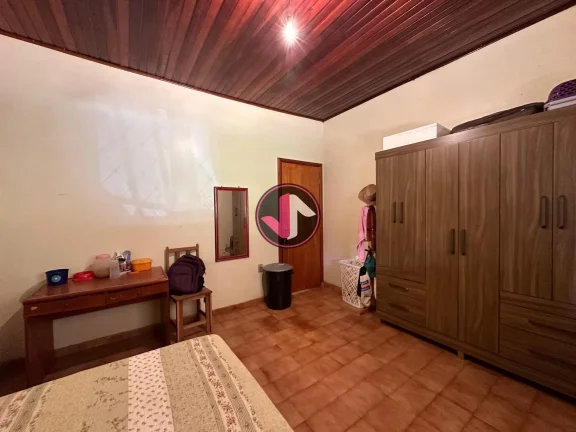Imagem CASA DE ESQUINA PARA VENDA. casa muito bem localizada contento: -3 quartos sendo 1 suíte -sala de e...