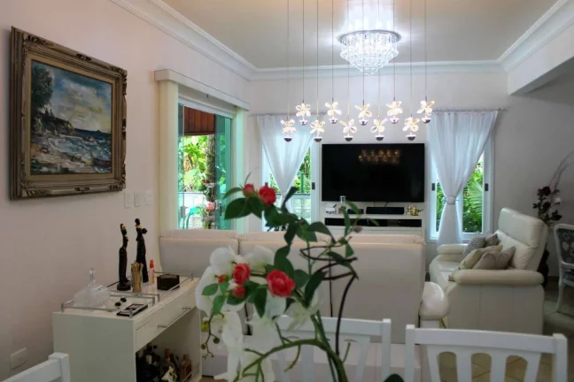 Imagem *Belíssima Casa no Módulo 30: Um Oásis de Conforto e Elegância*