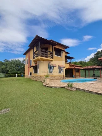 Imperdível: Casa à venda em Itatiaia-RJ, 5 quartos, 2 suítes, 1 sala, 5 banheiros, 4 vagas, 373,64m² de área. Confira já!
