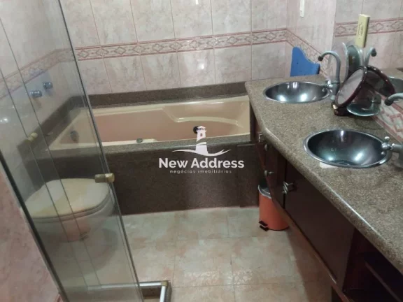 Imagem Amplo apartamento de 132 m², sol da manhã, último andar, 3 quartos, suíte com banheira, lazer completo, a 3 quadras do mar em Itapoã.