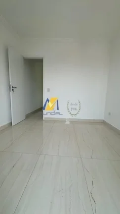 Imagem Sobrado à Venda com 181m², 3 dormitórios, 1 suíte, 1 sala e 5 vagas!!!