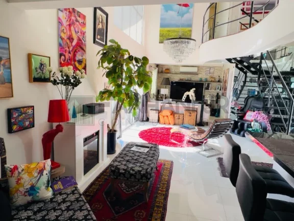 Imagem Apartamento de alto padrão à venda em Cerqueira César com 3 quartos, 2 suítes e 138m² - São Paulo-SP.