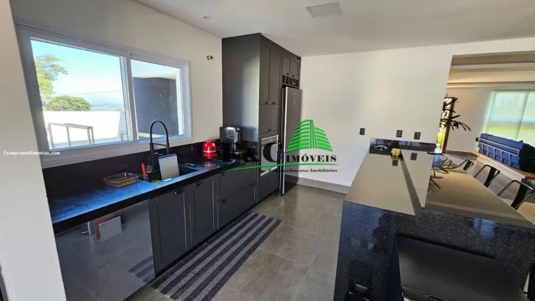 Imagem Casa para Venda em Arandu, Riviera de Santa Cristina I, 3 dormitórios, 3 suítes, 1 banheiro, 2 vagas