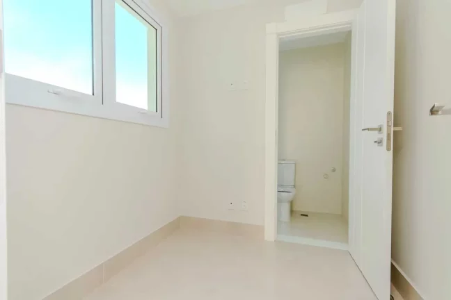 Imagem Apartamento com 3 suítes e 3 vagas de garagem em Balneário Camboriú