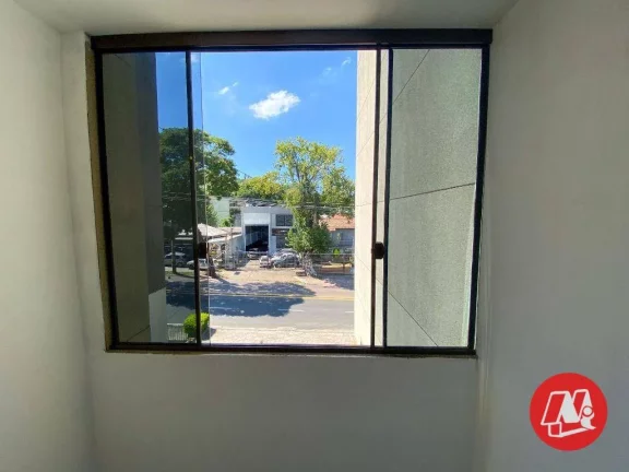 Imagem No bairro Medianeira,1 dormitório e sacada.