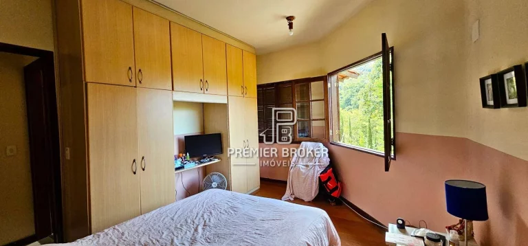 Imagem Casa à venda, 265 m² por R$ 990.000,00 - Vargem Grande - Teresópolis/RJ