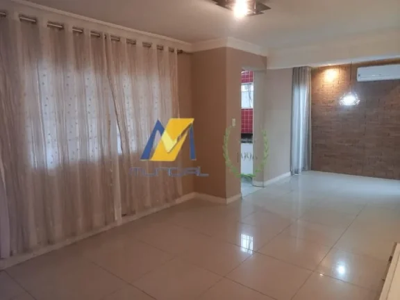 Imagem Casa para Venda com 148m², 3 dormitórios sendo 2 suítes, churrasqueira, 2 vagas.