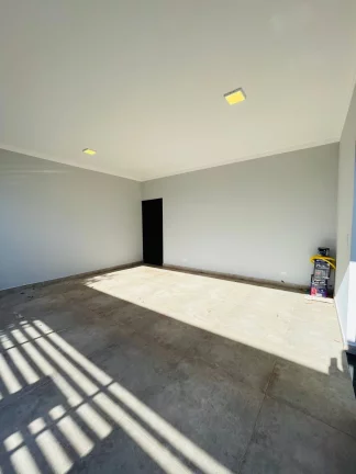 Imagem Casa com 3 quartos, sendo 01 suíte, 154 m², à venda por R$ 700.000