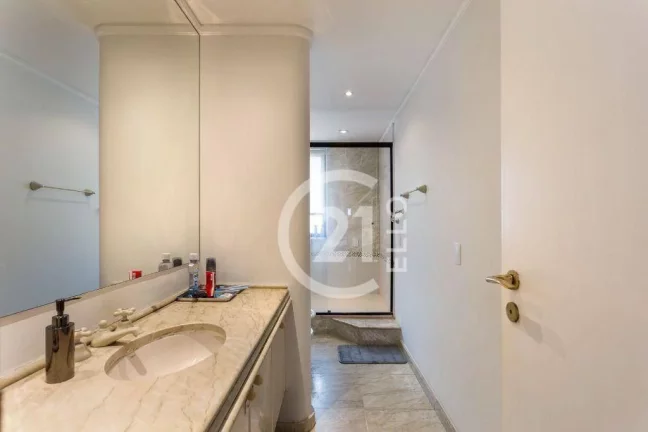 Imagem Apartamento a venda de 4 quartos ,Vila Nova Conceição. São Paulo. SP.