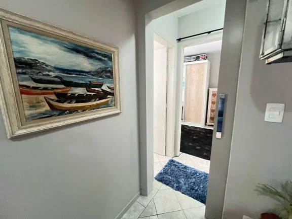Imagem Apartamento com 2 dormitórios sendo 1 suíte e 1 vaga de garagem– 450m da Praia em Balneário Camboriú