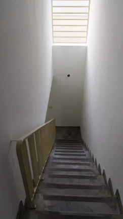 Imagem Sobrado Comercial de Alto Padrão no Butantã: 3 Quartos, 1 Suite, 5 Banheiros, 8 Vagas de Garagem, 300m² - São Paulo-SP