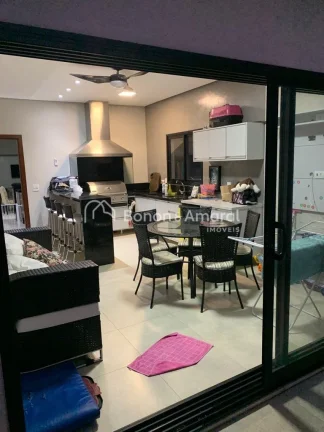 Imagem Casa térrea à venda em condomínio fechado em Valinhos/SP.

Lindíssima casa à venda no condomín...