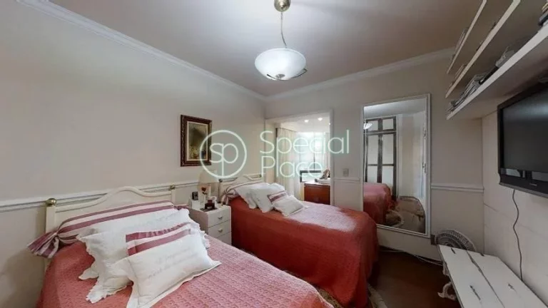 Imagem Ótimo apartamento à venda no Campo Belo - Área: 273m² - Living amplo para vários ambientes, com...