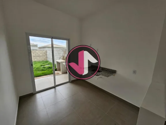Imagem A casa dos seus sonhos está à venda em Várzea Grande, no bairro Petrópolis. Localizada no condom...