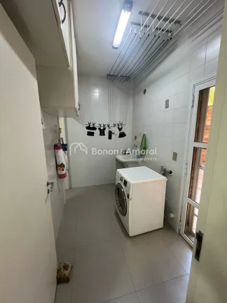 Imagem Apartamento com living para dois ambientes com lareira, ampla varanda e quintal privativo, sala de j...