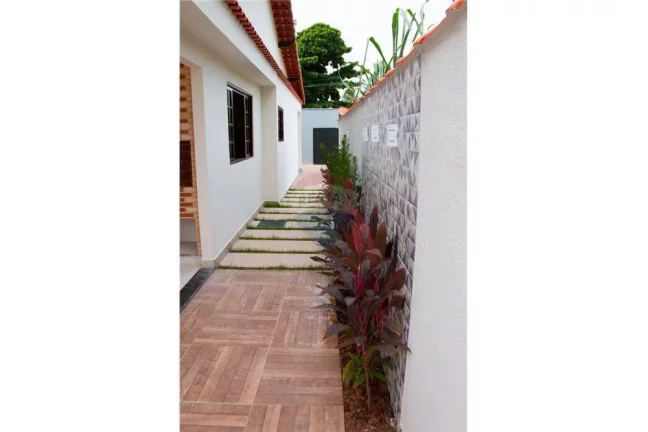 Imagem Casa em terreno Grande. Novinha e Perfeita!!!