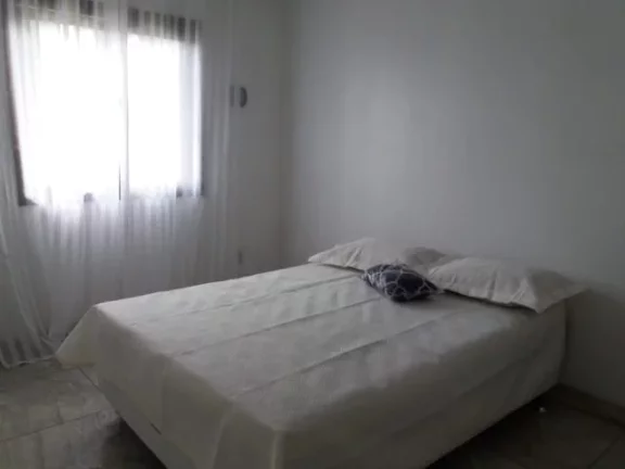 Imagem Duas Casas residenciais no Centro do Balneário Pinhal