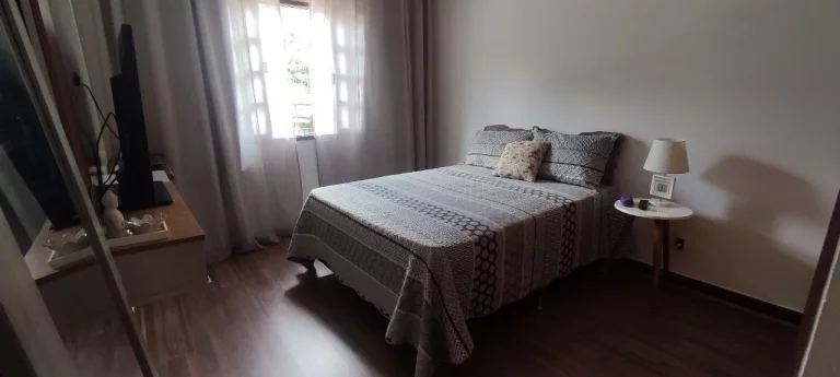 Imagem Encantadora Casa com 3 Dormitórios em Albuquerque - Oportunidade Imperdível por R$ 510.000