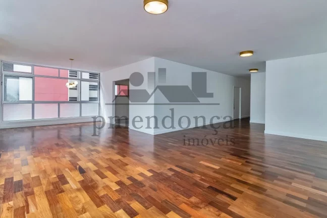 Imagem Apartamento reformado com 267m², 3 suítes e 2 vagas de garagem a venda no Paraíso.