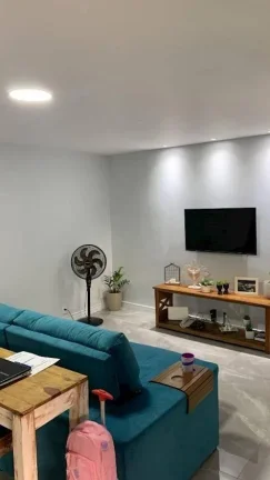 Imagem  CASA 2 QUARTOS C/ 91,35M² - SÃO PEDRO DA ALDEIA/RJ - 360 m² de área terreno, 91,35 m² de área construída LEILÃO ÚNICO 12/01/2026 - VALOR INICIAL DE VENDA: R$ 255.000,00 Composição Interna/Vaga: Dormitórios: 2, Banheiros: 1, Salas: 1, Copas: 1, Var
