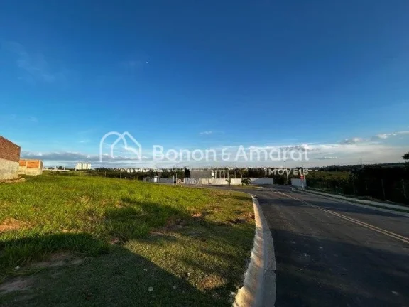 Imagem Excelente terreno de esquina com 605 m², em leve aclive, oferecendo uma metragem diferenciada e uma...