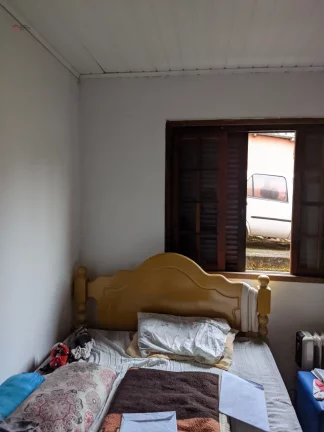 Imagem CASA TÉRREA A VENDA NO JARDIM ALVIVERDE. 2 DORMITÓRIOS, SALA, COZINHA, BANHEIRO, ÁREA DE SERVIÇO E QUINTAL GRANDE. GARAGEM PARA 4 CARROS.