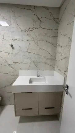 Imagem Casa nova mobiliada com 2 suítes e 2 vagas + Sala Comercial no Bairro Morretes, Itapema/SC