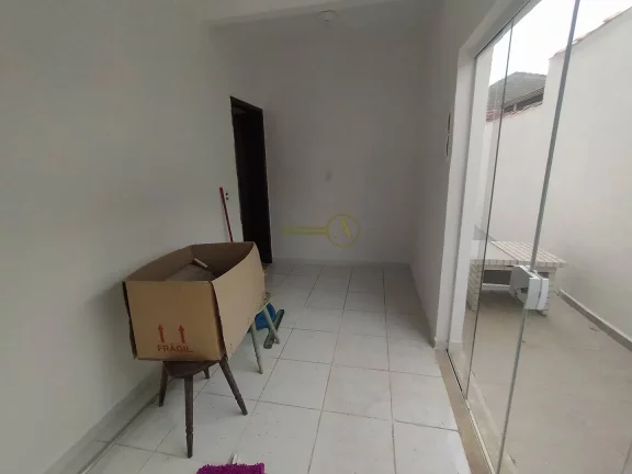 Imagem Casa 3 dorms, piscina a 300m da praia à venda em Peruíbe