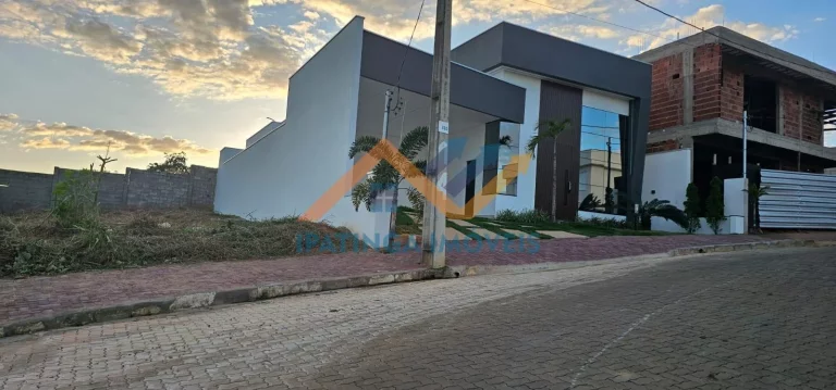 Imagem Seu refúgio de tranquilidade e segurança espera por você! Viva cercado pela natureza e com toda a segurança que um condomínio fechado pode oferecer! Este lote de 339m² é perfeito para construir o lar