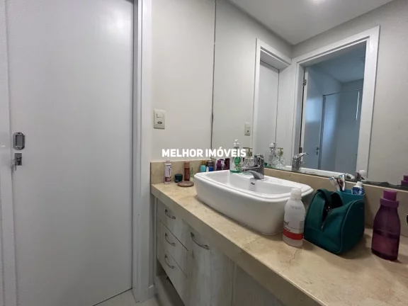 Imagem Apartamento à venda com 3 dormitórios e 2 vagas privativas no Centro de Balneário Camboriú