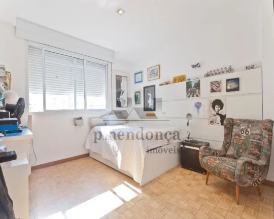 Imagem Apartamento à venda na Rua Sabará com 3 quartos sendo 2 suítes, 2 vagas, 193m²