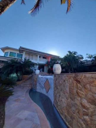 Imagem Sobrado no Portal das Colinas com 3 Suites, salão de festas e piscina. Guaratinguetá