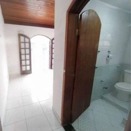 Imagem Sobrado com 4 dormitórios para alugar, 207 m² por R$ 2.612/mês - Parque Marajoara - Santo André/SP